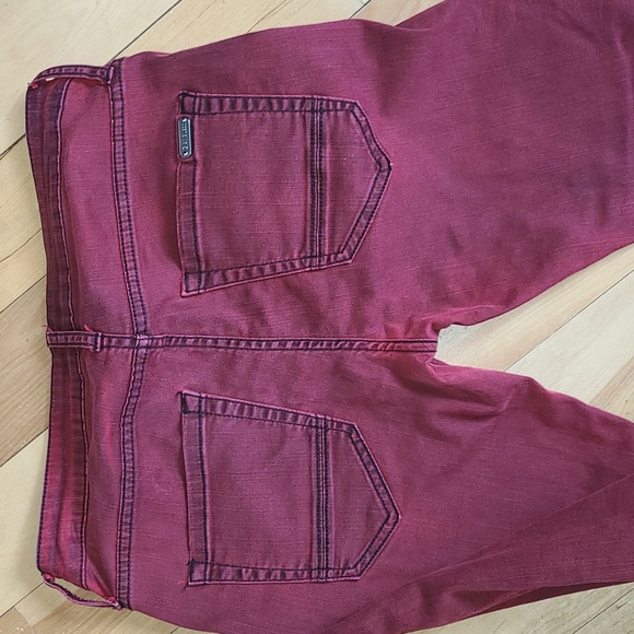 Women’s Guess Jeans Pants Soft Size 30 Burgundy Slim Fit Pockets Zipper - Picture 4 of 6